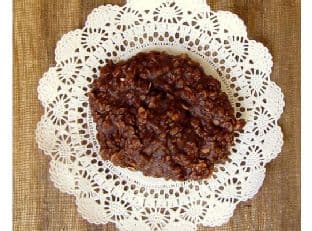 No Bake Chocolate Peanut Butter Oatmeal Cookies