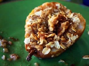 Dessert That's No Problem: Baked Pears with Oatmeal Crumble